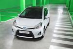 Toyota Yaris Hybrid 2012 года